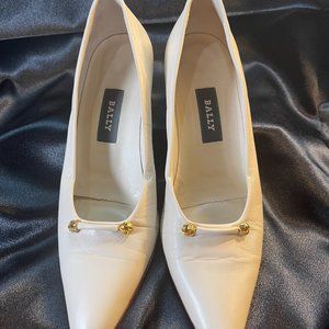 Vintage Bally Juniper Leather Pumps